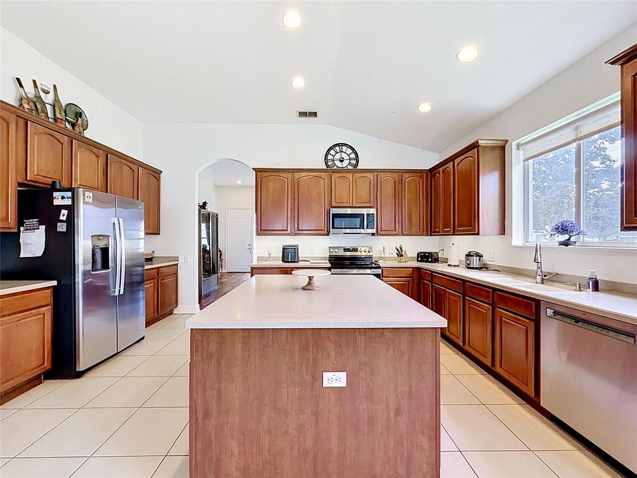 Listing Photo 12