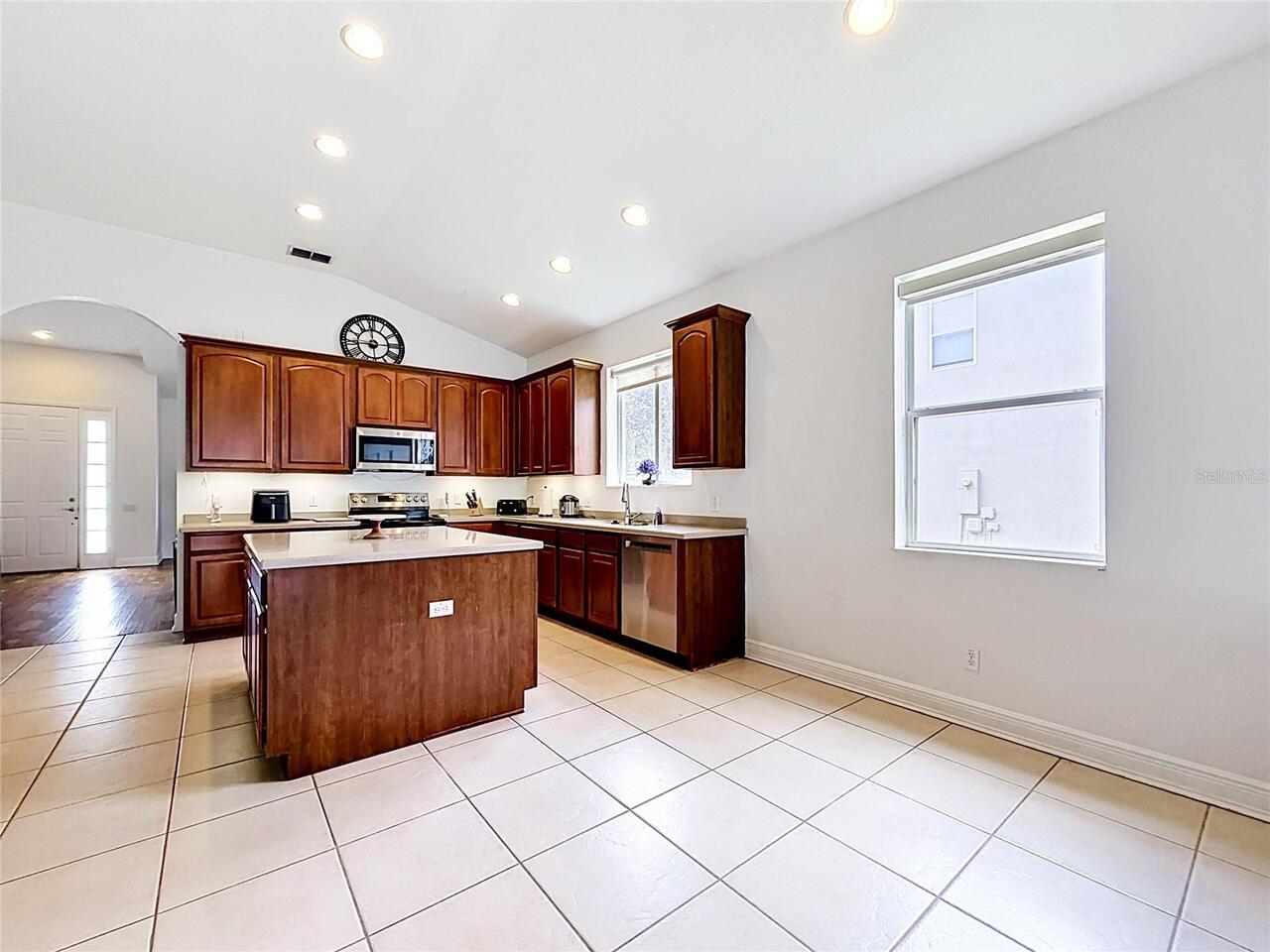 Listing Photo 14