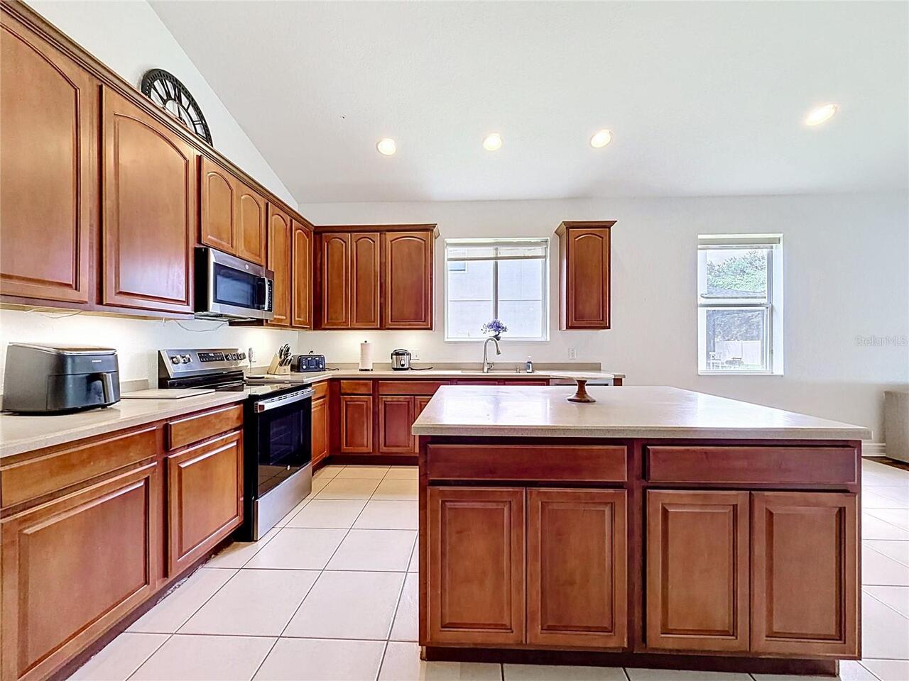 Listing Photo 16
