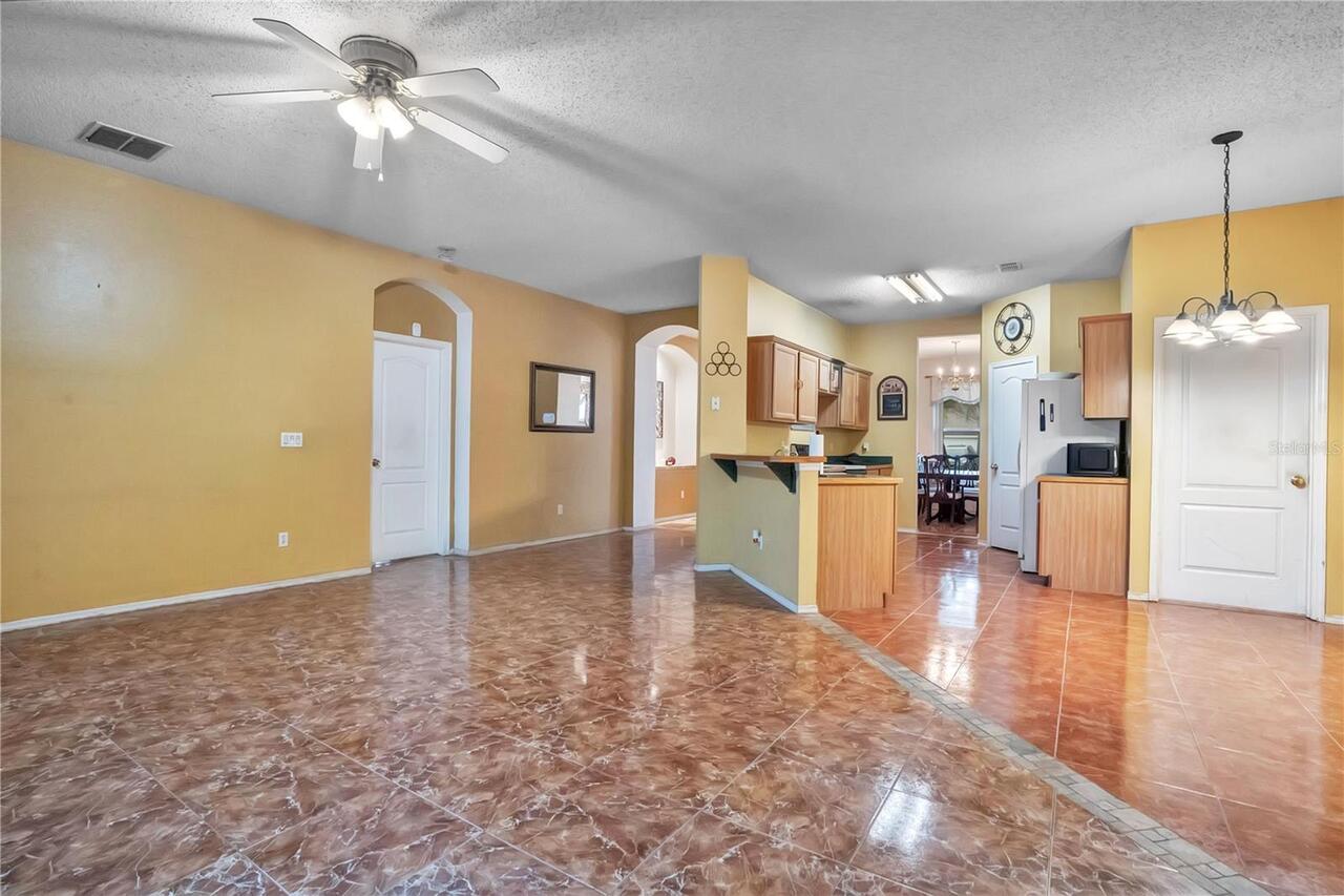 Listing Photo 12