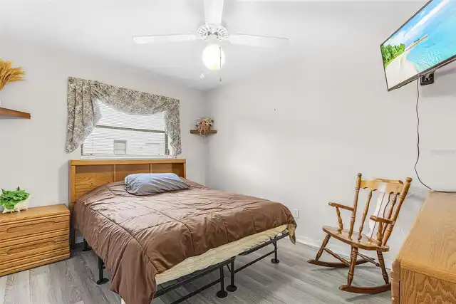 Listing Photo 14