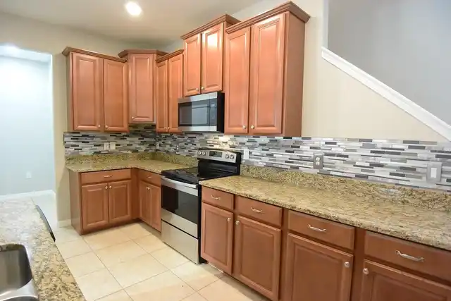 Listing Photo 9