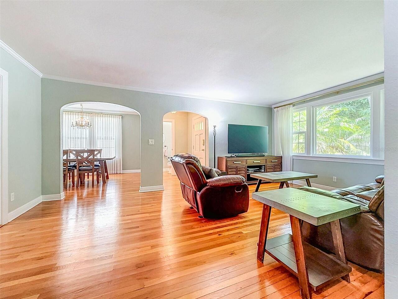 Listing Photo 11