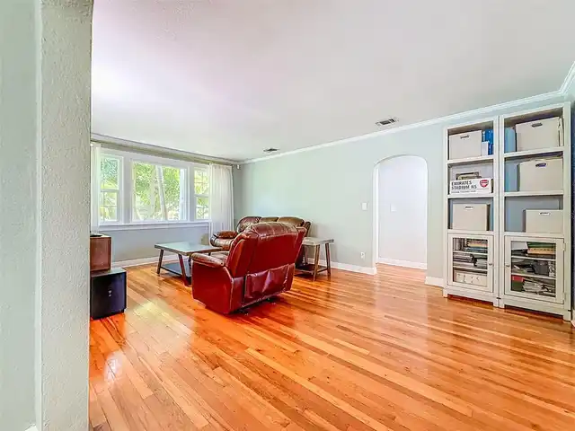 Listing Photo 15
