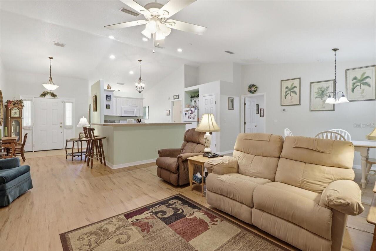 Listing Photo 11
