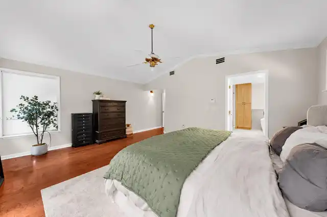 Listing Photo 22