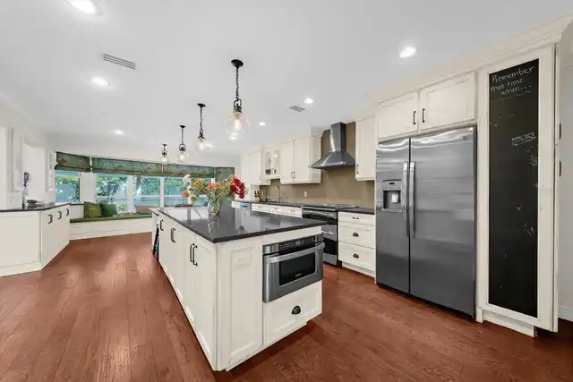 Listing Photo 15