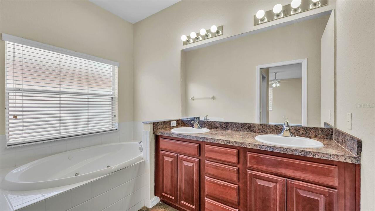 Listing Photo 14
