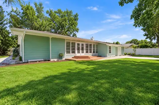 Listing Photo 9