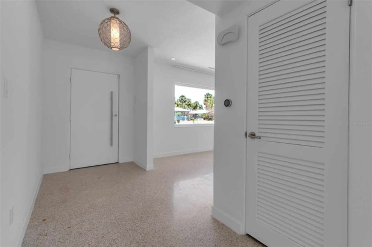 Listing Photo 11