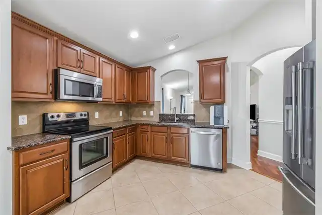 Listing Photo 11