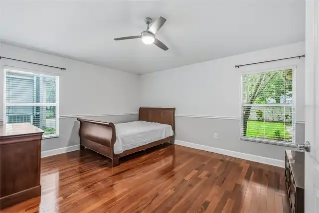 Listing Photo 18