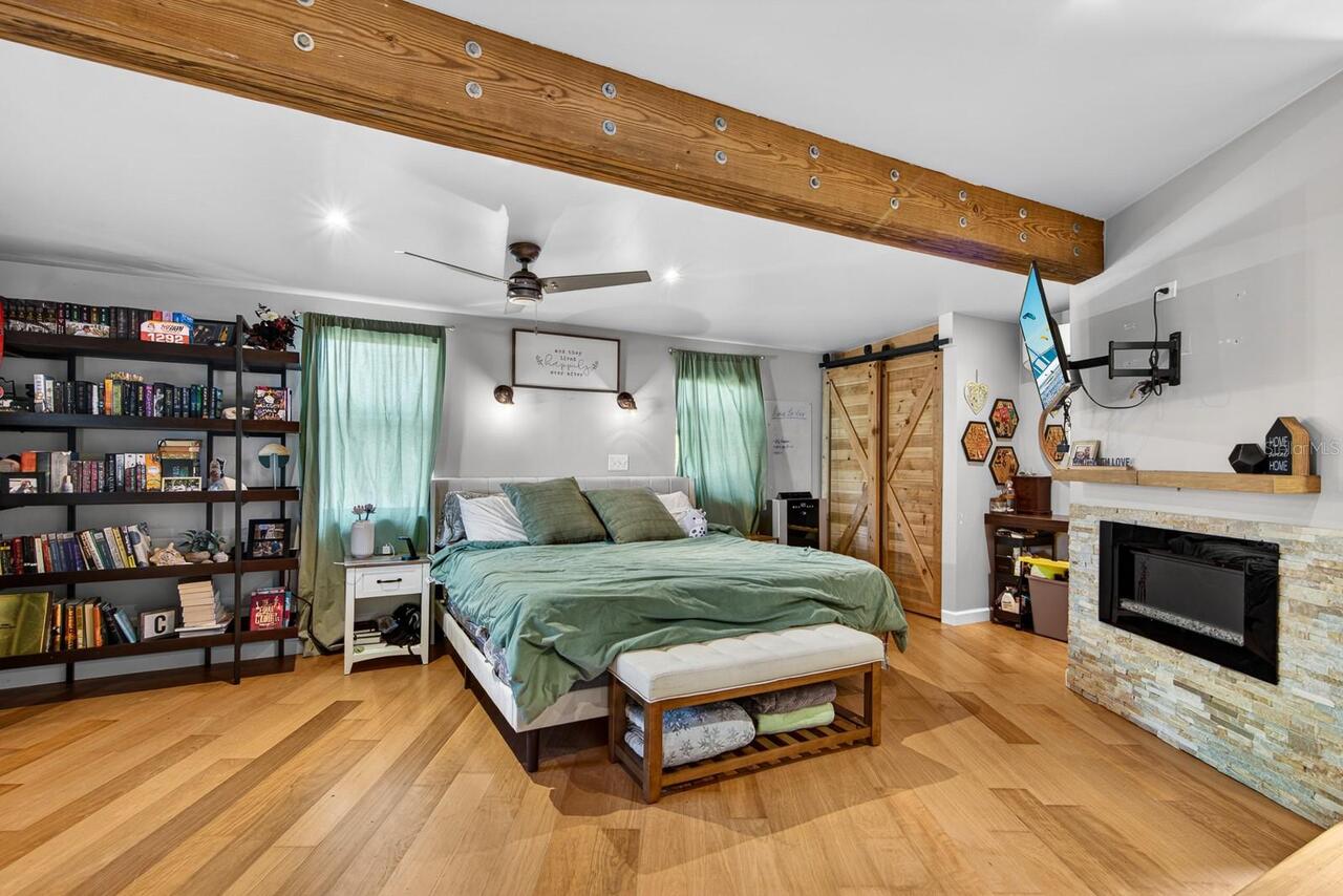 Listing Photo 12