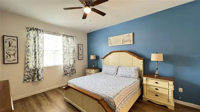 Listing Photo 12