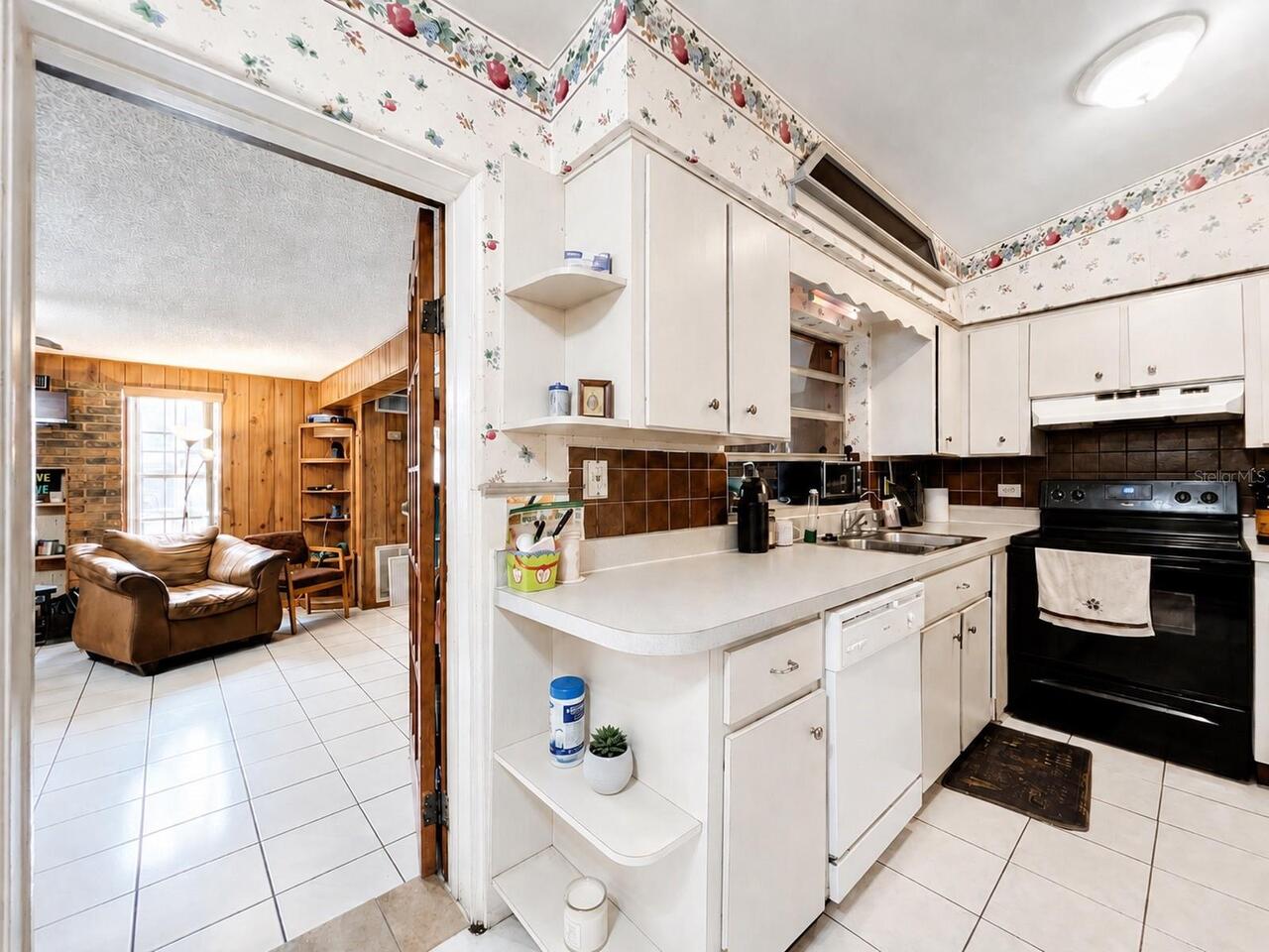 Listing Photo 12