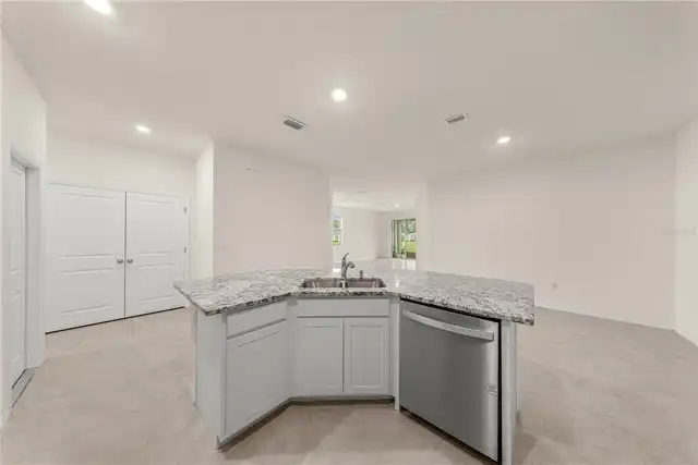 Listing Photo 16