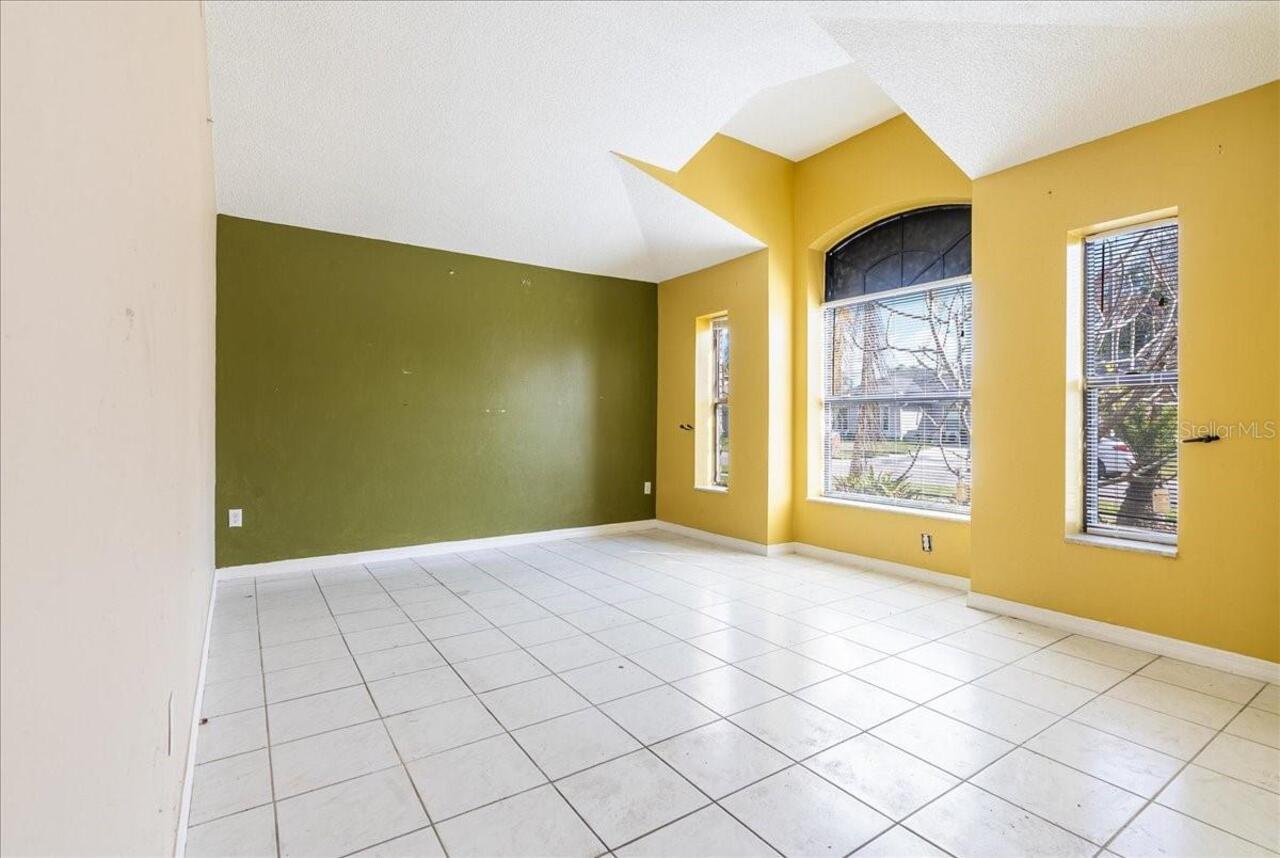 Listing Photo 12