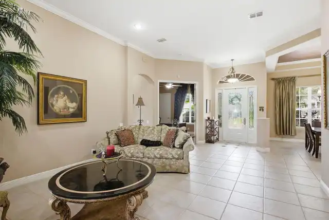 Listing Photo 14
