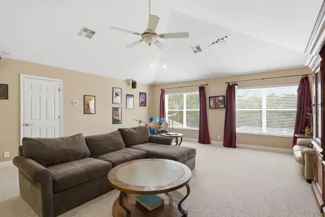 Listing Photo 34