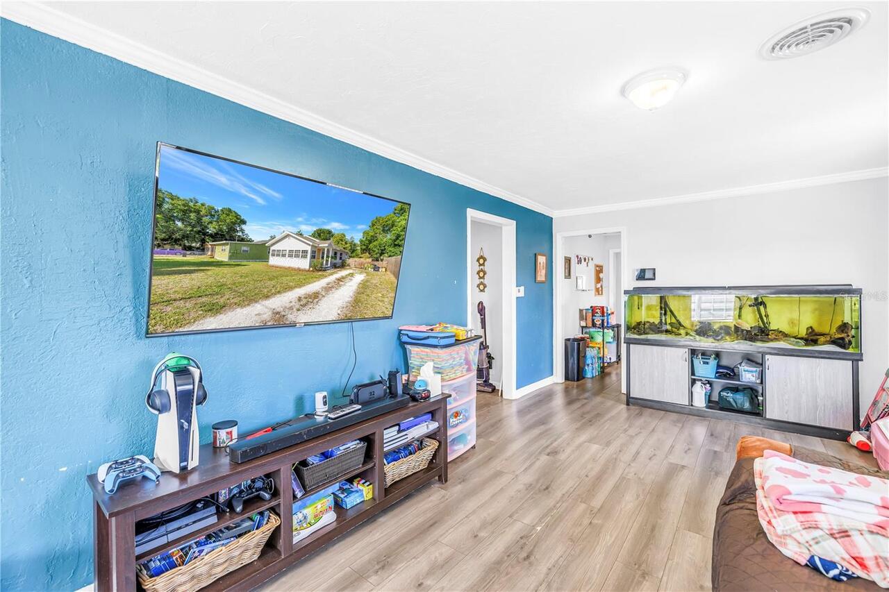 Listing Photo 9