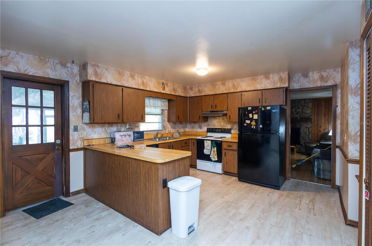 Listing Photo 9