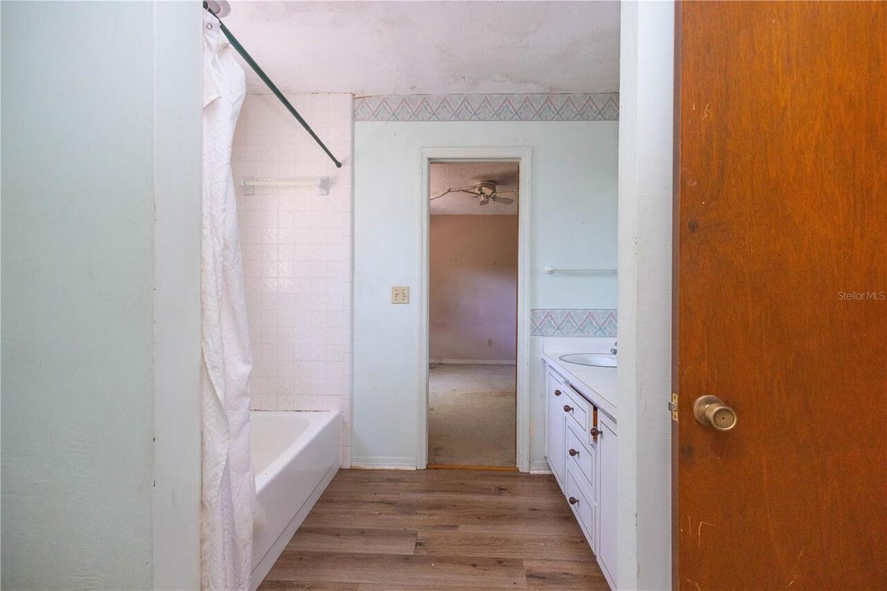 Listing Photo 16