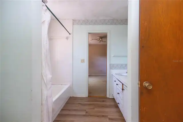 Listing Photo 16