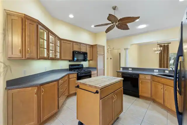 Listing Photo 8