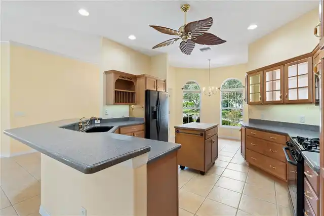 Listing Photo 9