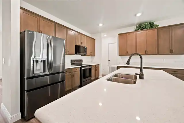 Listing Photo 17