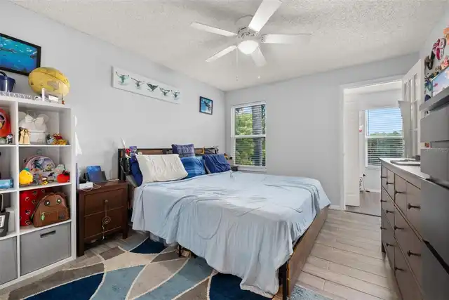 Listing Photo 17