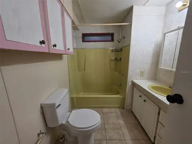Listing Photo 12