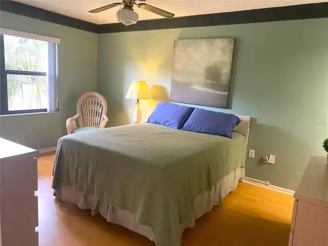 Listing Photo 14