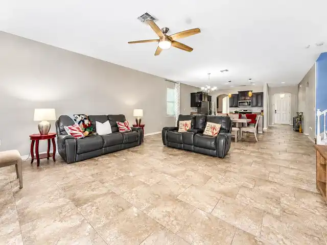 Listing Photo 12