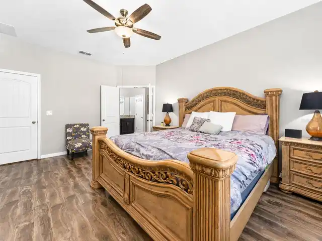 Listing Photo 18
