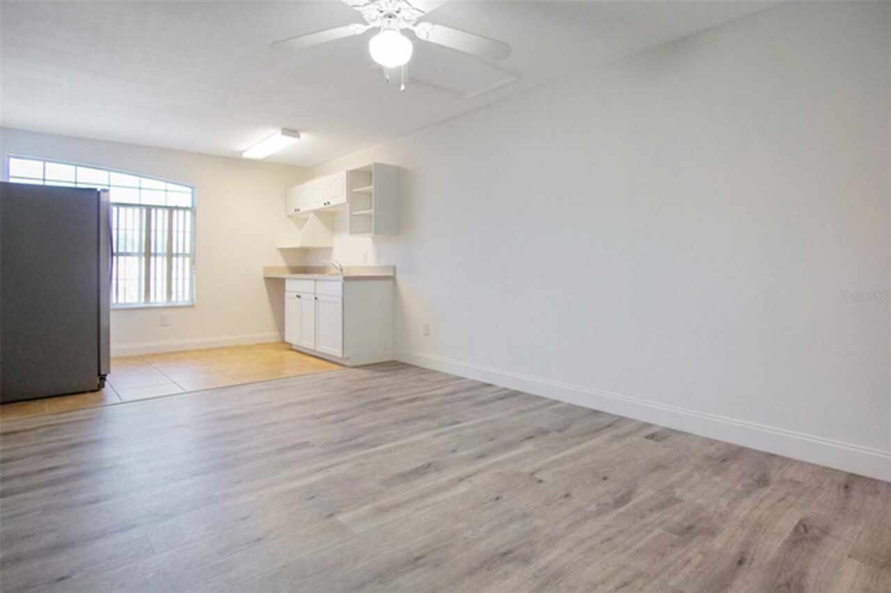 Listing Photo 9