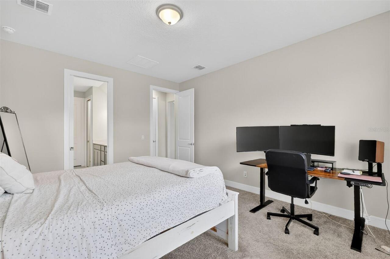 Listing Photo 14