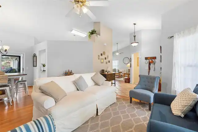 Listing Photo 16