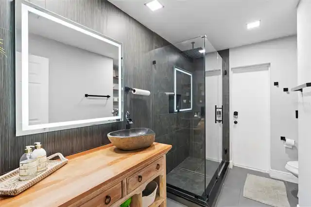 Listing Photo 24