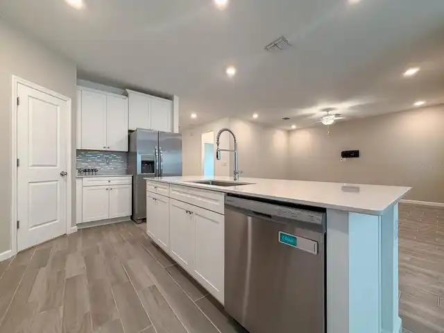Listing Photo 14
