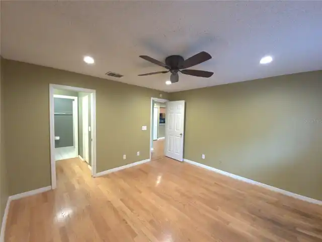 Listing Photo 13