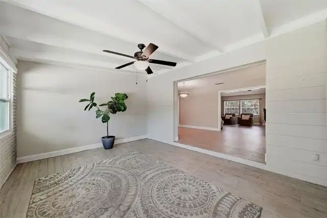 Listing Photo 12
