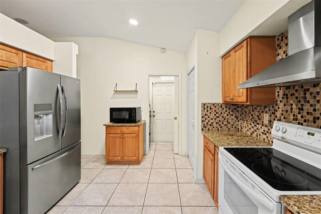 Listing Photo 10