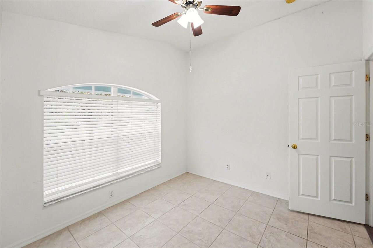 Listing Photo 14