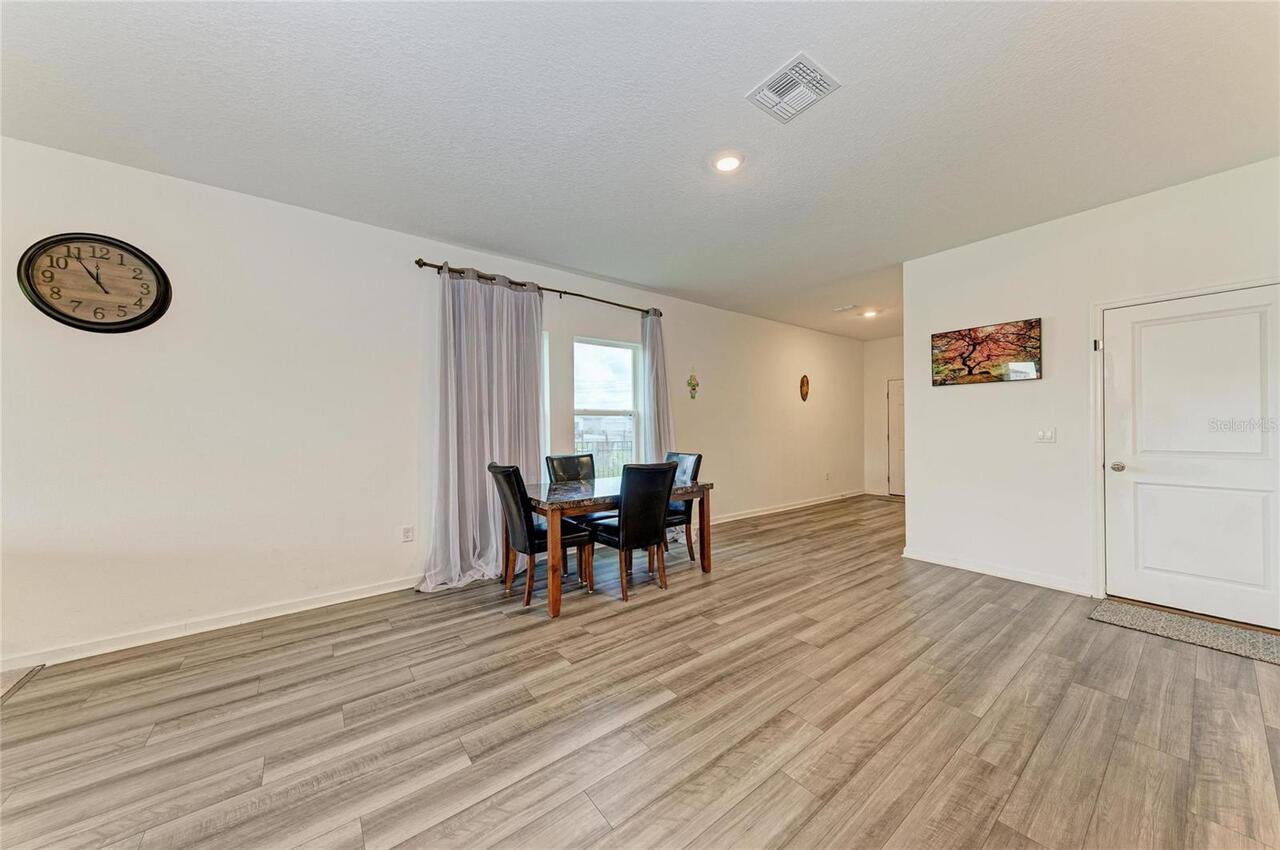 Listing Photo 14
