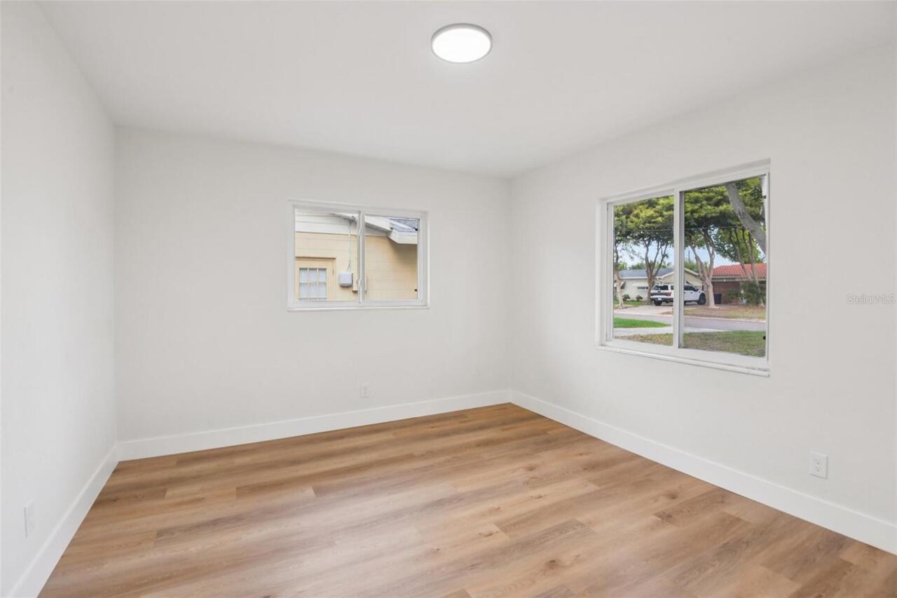 Listing Photo 14