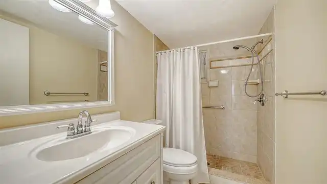 Listing Photo 33