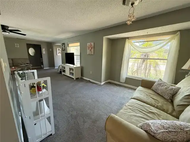 Listing Photo 12