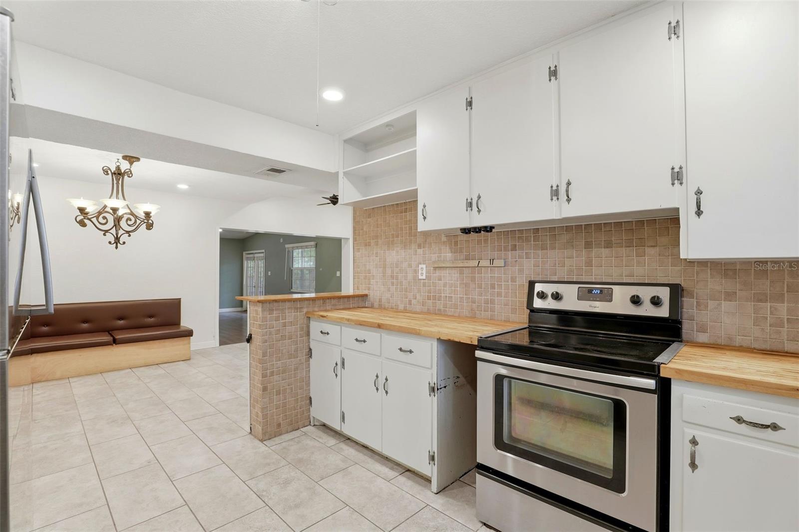Listing Photo 12