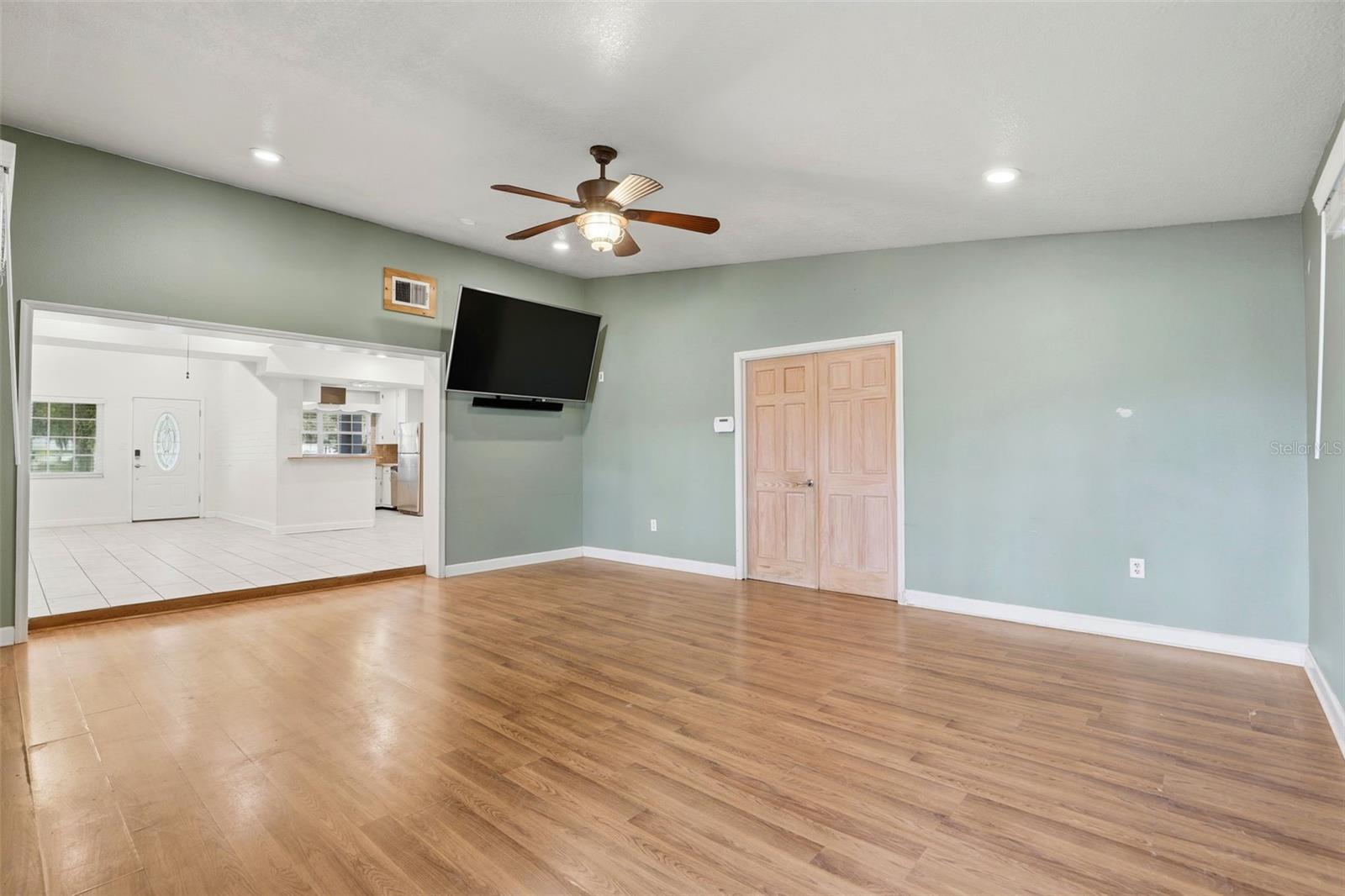 Listing Photo 17
